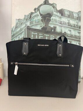 Michael Kors Polly Medium Nylon Top Zip Tote Bag Style 38T0CP5T2C Black